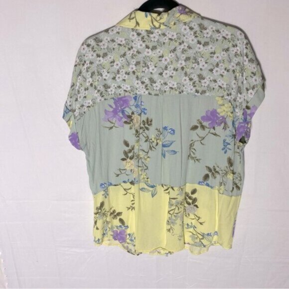 5/$25 Yest Green Yellow Purple Floral Button Up Shirt Sleeve Blouse 12 - Picture 10 of 11